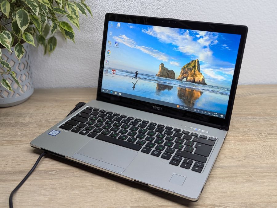 Ноутбук Б/В Fujitsu S936, Intel Core i5-6300U, DDR4 8 GB, SSD 128GB, 13" Full HD Сенсор