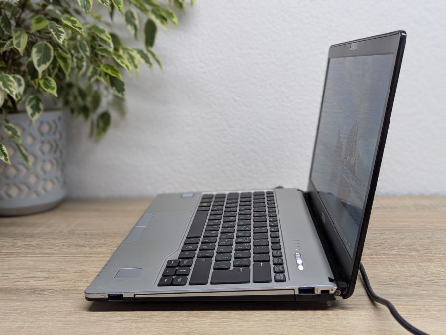 Ноутбук Б/В Fujitsu S936, Intel Core i5-6300U, DDR4 8 GB, SSD 128GB, 13" Full HD