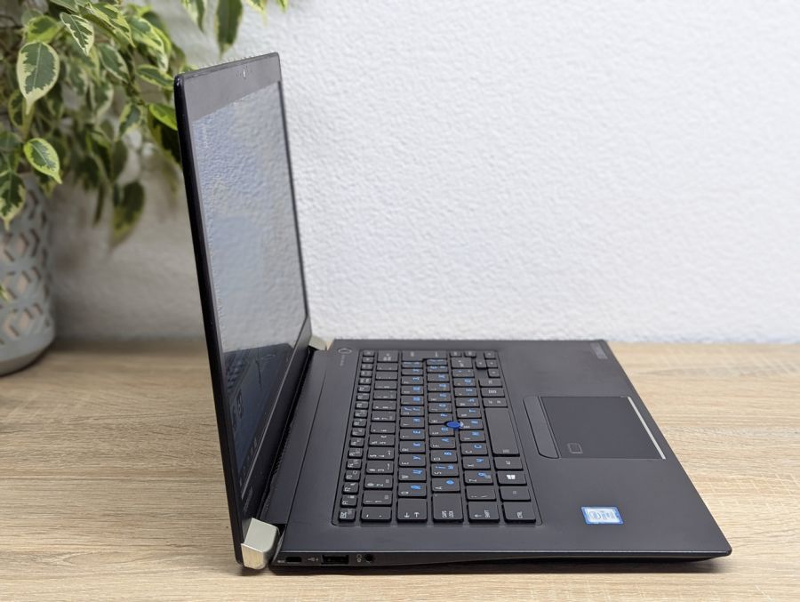 Ноутбук Б/В Toshiba Tecra X40-D, Intel Core i5-7300U, DDR4 8 GB, SSD 128GB, 14" Full HD Сенсор