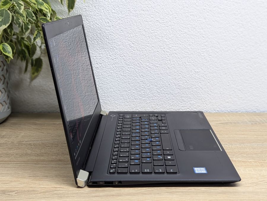 Уцінка! Ноутбук Б/В Toshiba Portege X30-D, Intel Core i5-7300U, DDR4 8 GB, SSD 128GB, 13" Full HD Сенсор