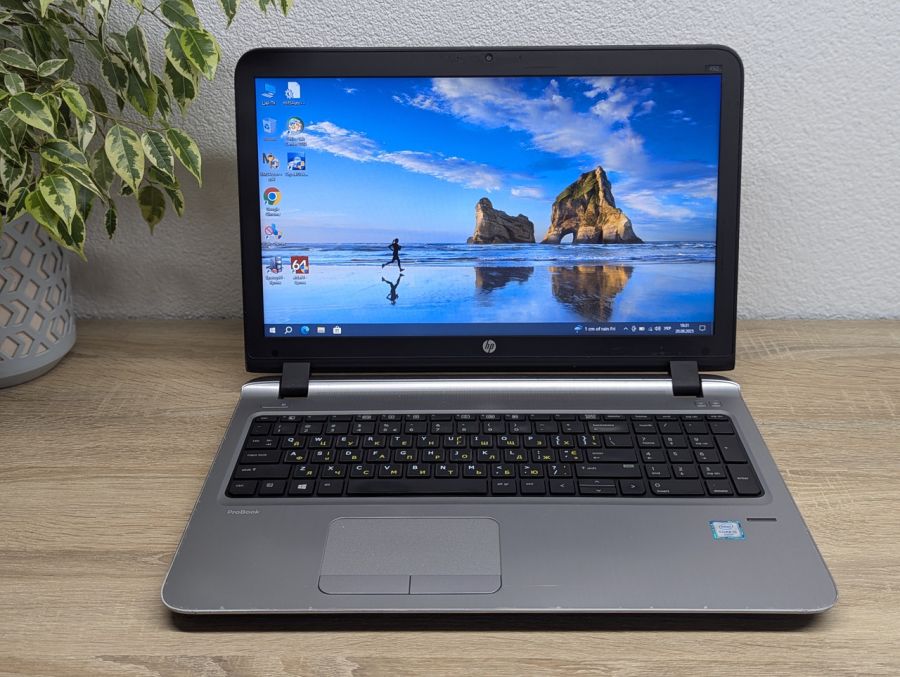 Уцінка! Ноутбук Б/В HP ProBook 450 G3, Intel Core i5-6200U, DDR3 8 GB, SSD 256GB + SSD 1TB, 15.6" HD