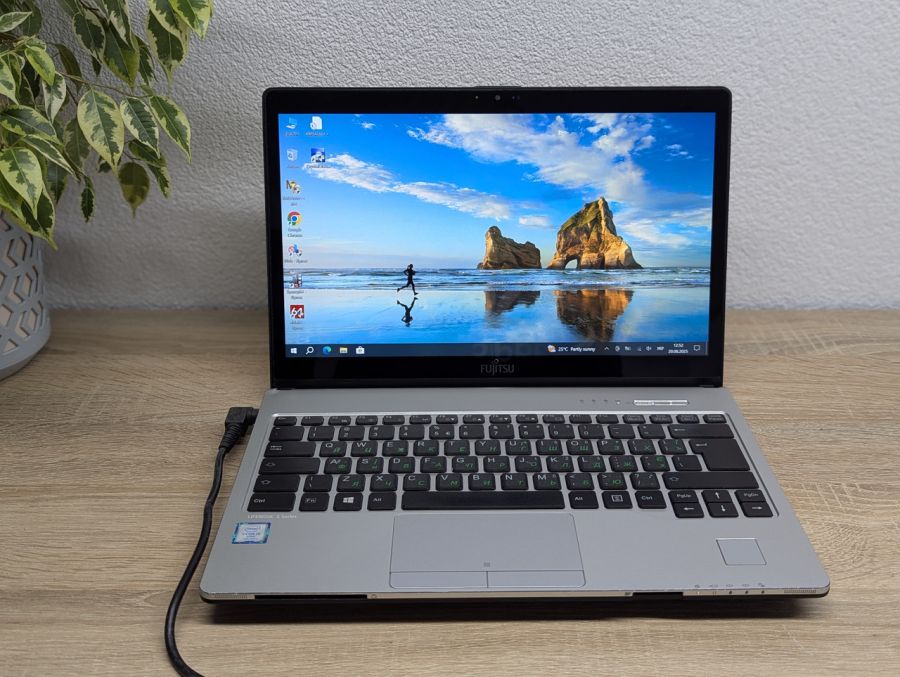 Ноутбук Б/В Fujitsu S937, Intel Core i5-7300U, DDR4 8 GB, SSD 128GB, 13" Full HD Сенсор