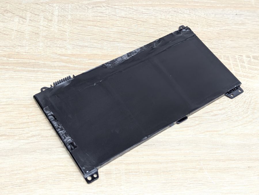 Б/В Оригінальна акумуляторна батарея HP RRO3XL