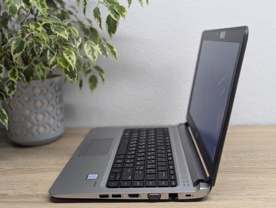 Уцінка! Ноутбук Б/В HP ProBook 430 G3, Intel Core i5-6200U, DDR3 8 GB, SSD 128GB, 12.5" HD