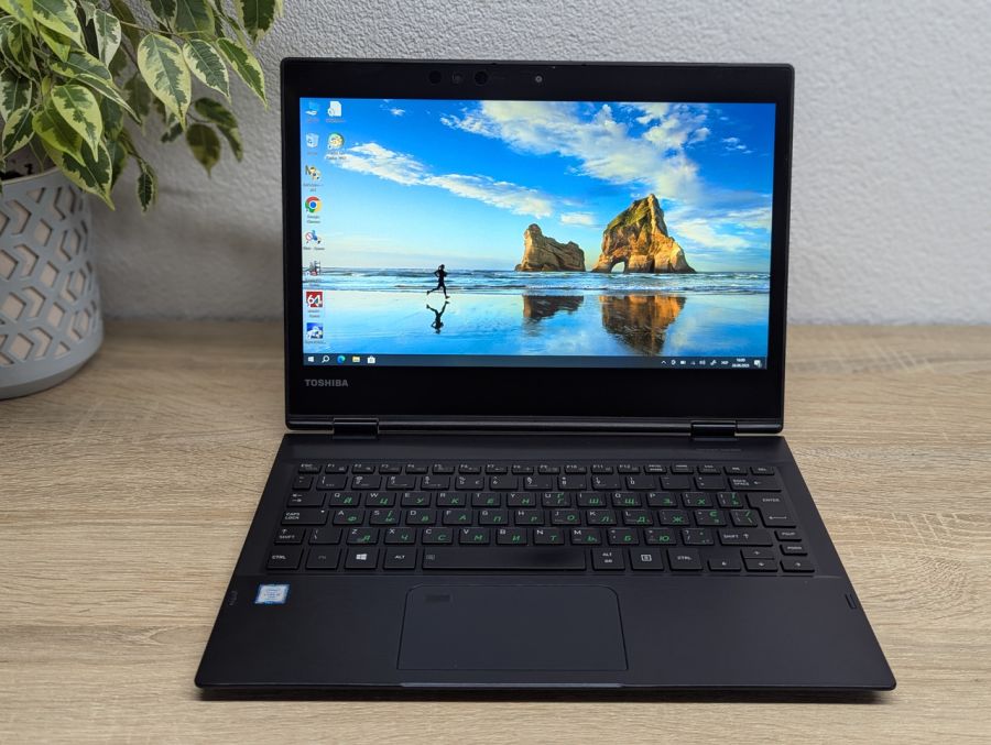 Ноутбук Б/В Toshiba Portege X20W-D, Intel Core i5-7300U, DDR3 16 GB, SSD 256GB, 12.5" Full HD Сенсор