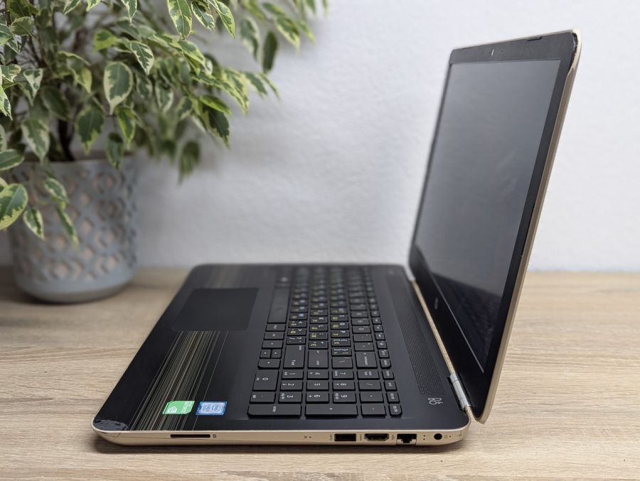 Уцінка! Ноутбук Б/В HP Pavilion 15 Notebook, Intel Core i5-7200U, DDR4 16 GB, SSD 256GB, NVIDIA GeForce 940MX 2Gb, 15.6" Full HD