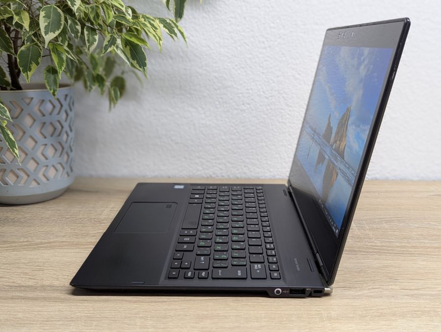 Уцінка! Ноутбук Б/В Toshiba Portege X20W-D, Intel Core i5-7300U, DDR3 16 GB, SSD 128GB, 12.5" Full HD Сенсор