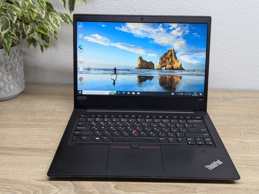 Ноутбук Б/В Lenovo ThinkPad E480, Intel Core i5-8250U, DDR4 16 GB, SSD 256GB, 14" Full HD