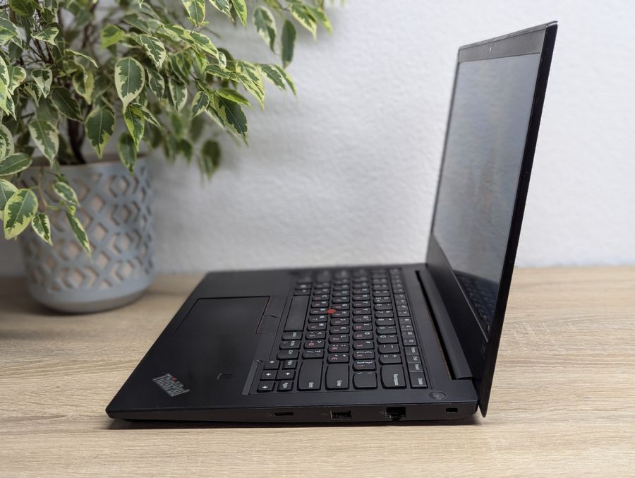 Ноутбук Б/В Lenovo ThinkPad E480, Intel Core i5-8250U, DDR4 16 GB, SSD 256GB, 14" Full HD