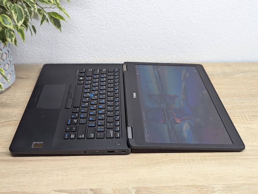 Уцінка! Ноутбук Б/В Dell Latitude E5470, Intel Core i5-6200U, DDR4 8 GB, SSD 128GB, 14" HD