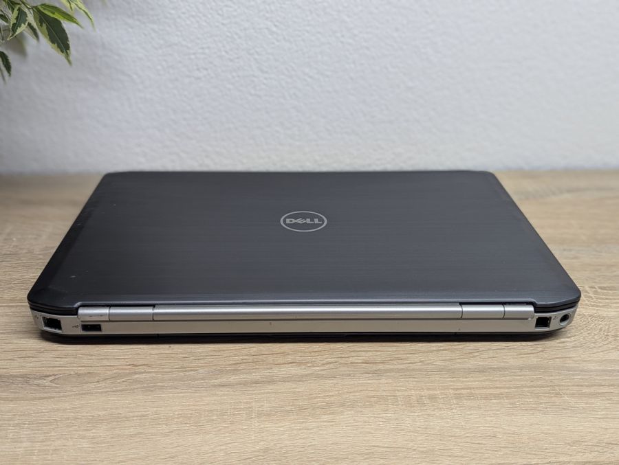 Ноутбук Б/В Dell Latitude E5520, Intel Core i5-2520M, DDR3 8 GB, SSD 128GB, 15.6" Full HD