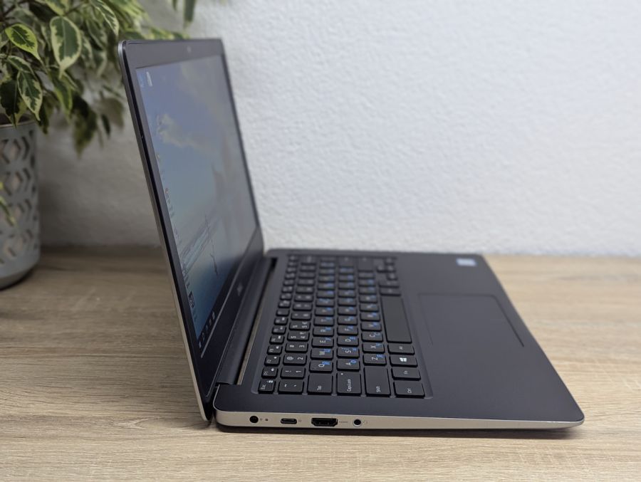 Ноутбук Б/В Dell Vostro 5370, Intel Core i5-8250U, DDR4 16 GB, SSD 256GB, 13" Full HD