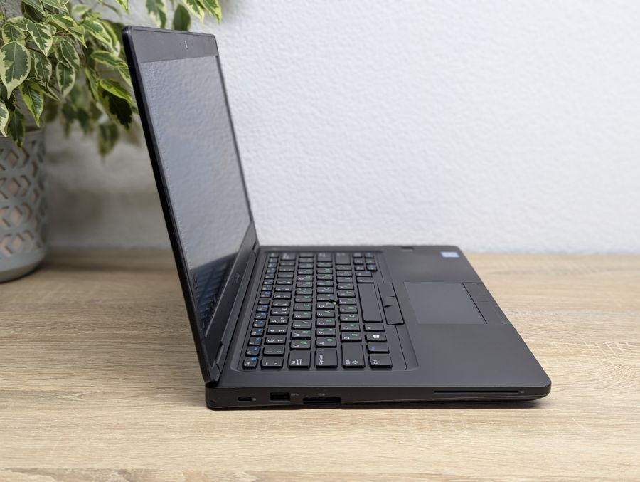 Уцінка! Ноутбук Б/В Dell Latitude 5490, Intel Core i5-8250U, DDR4 8 GB, SSD 128GB, 14" Full HD