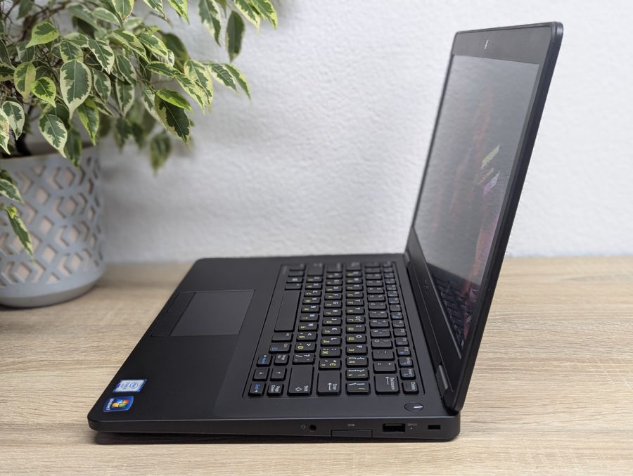 Уцінка! Ноутбук Б/В Dell Latitude E5470, Intel Core i5-6300U, DDR4 8 GB, SSD 128GB, 14" Full HD