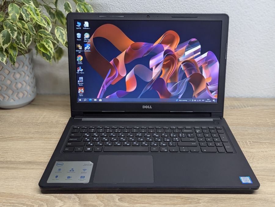 Ноутбук Б/В Dell Vostro 15-3568, Intel Core i3-7130U, DDR4 8 GB, SSD 128GB, 15.6" HD