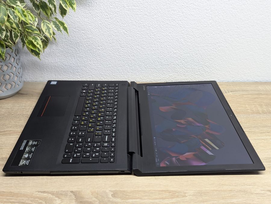 Ноутбук Б/В Lenovo V110-15ISK, Intel Core i3-6006U, DDR4 8 GB, SSD 128GB, 15.6" Full HD