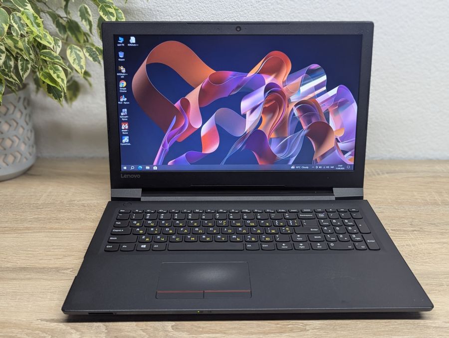 Уцінка! Ноутбук Б/В Lenovo V110, Intel Core i3-6006U, DDR4 8 GB, SSD 128GB, 15.6" Full HD