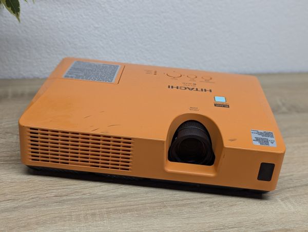 Б/В Проектор HITACHI ED-X50