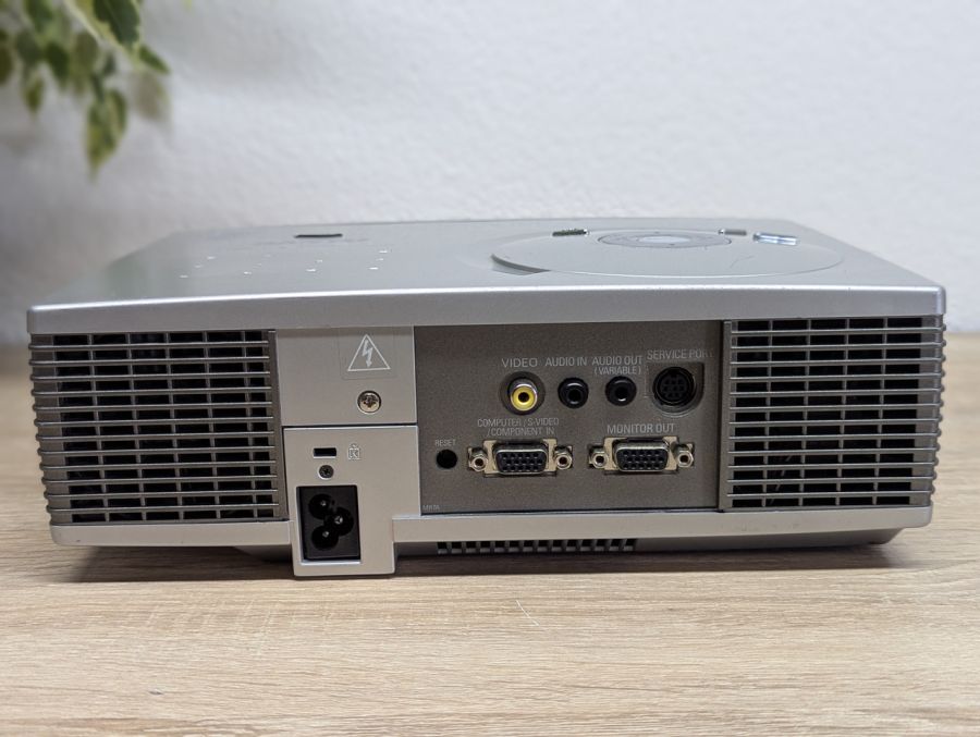 Б/В Проєктор SANYO PLC-SW36