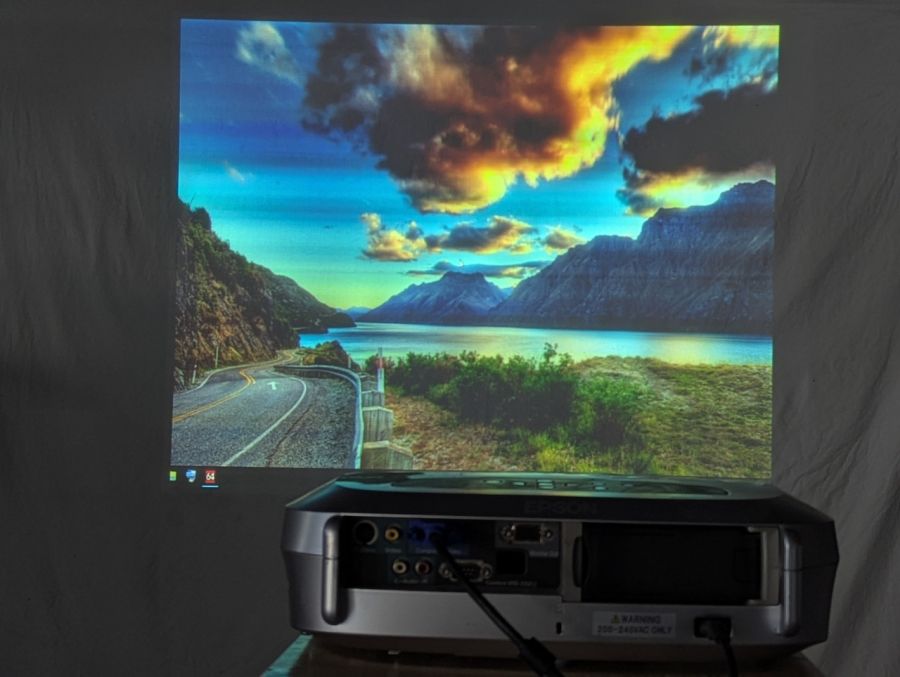 Б/В Проєктор Б/П Epson EMP-S1