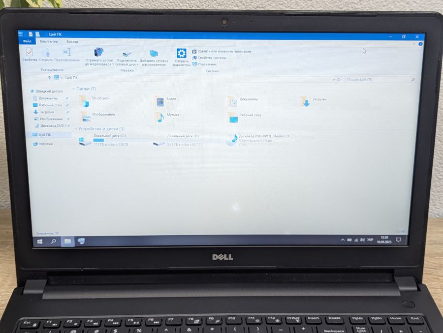 Уцінка! Ноутбук Б/В Dell Vostro 3558, Intel Core i3-4005U, DDR3 8 GB, SSD 256GB, 15.6" HD