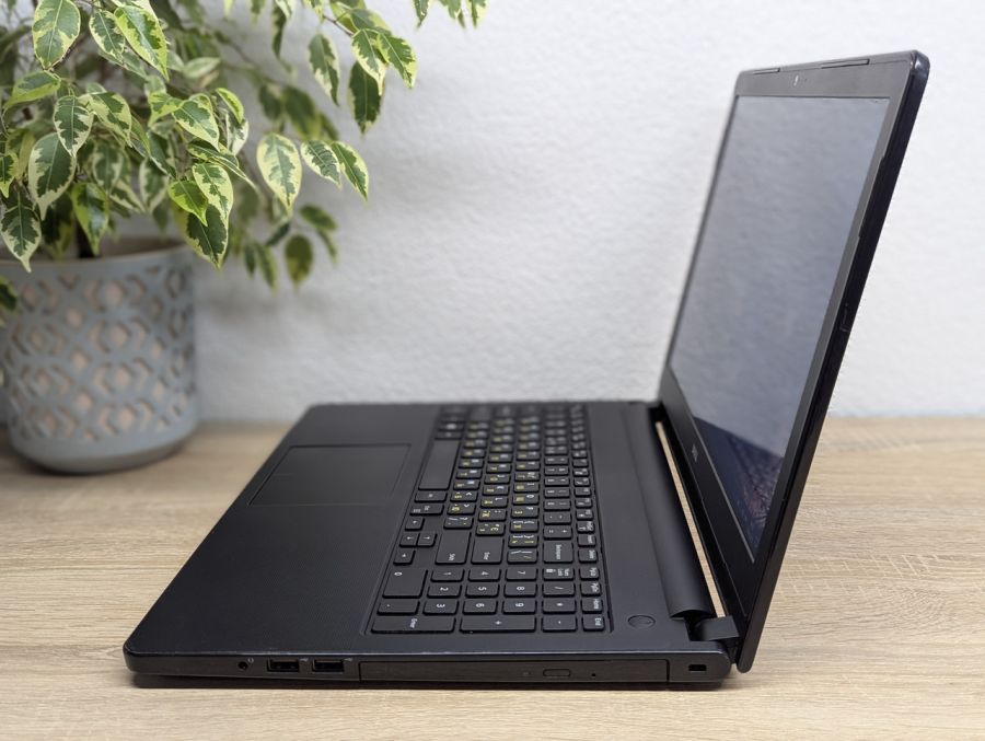 Ноутбук Б/В Dell Vostro 3558, Intel Core i3-4005U, DDR3 8 GB, SSD 128GB, 15.6" HD