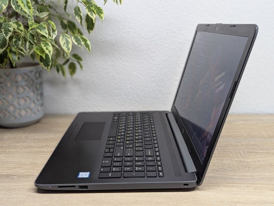 Уцінка! Ноутбук Б/В HP Laptop 15, Intel Core i5-8250U, DDR4 8 GB, SSD 128GB, 15.6" Full HD