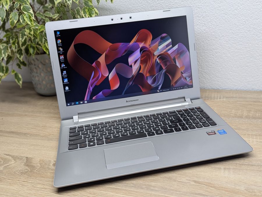 Ноутбук Б/В Lenovo Z51-70, Intel Core i5-5200U, DDR3 8 GB, SSD 256GB, AMD Radeon R9 M375, 15.6" Full HD