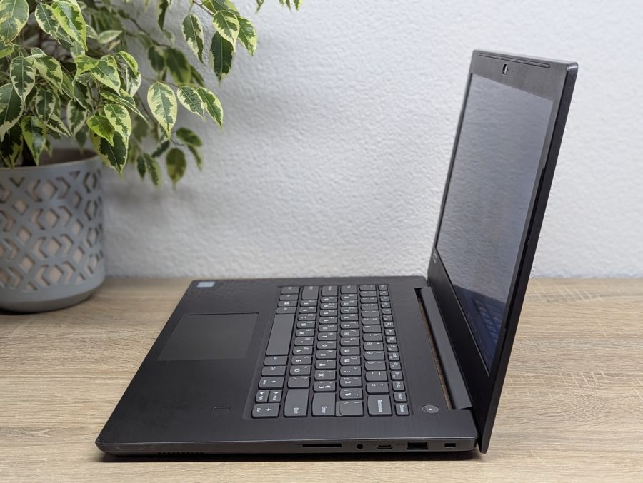 Ноутбук Б/В Lenovo V330-14IKB, Intel Core i5-8250U, DDR4 8 GB, SSD 128GB + HDD 500GB, 14" Full HD