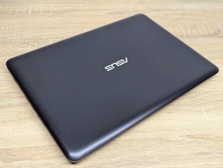 Ноутбук Б/В ASUS E402Y, AMD E2-7015, DDR3 4 GB, SSD 64GB + HDD 500GB, Microsoft Basic Display Adapter, 14"