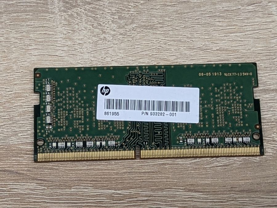 Б/В Оперативна пам'ять Samsung DDR4 4gb / 2666MHz