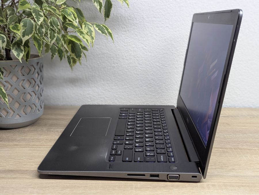 Ноутбук Б/В Dell Vostro 5468, Intel Core i5-7200U, DDR4 16 GB, SSD 256GB, NVIDIA GeForce 940MX 4Gb, 14" Full HD