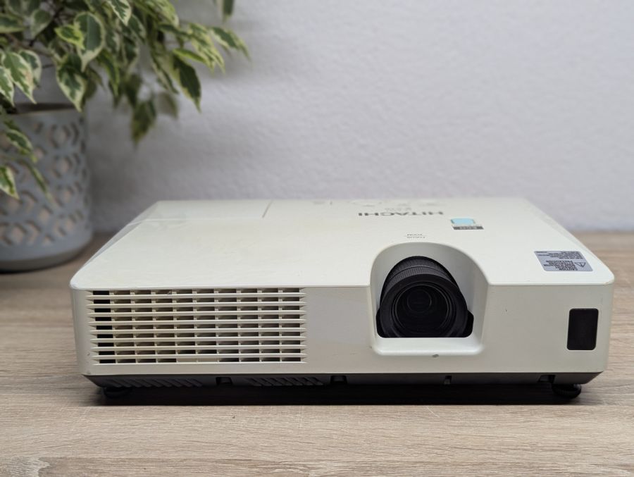 Б/В Проектор HITACHI CP-RX93