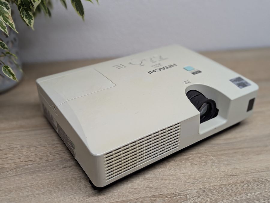 Б/В Проектор HITACHI CP-RX93