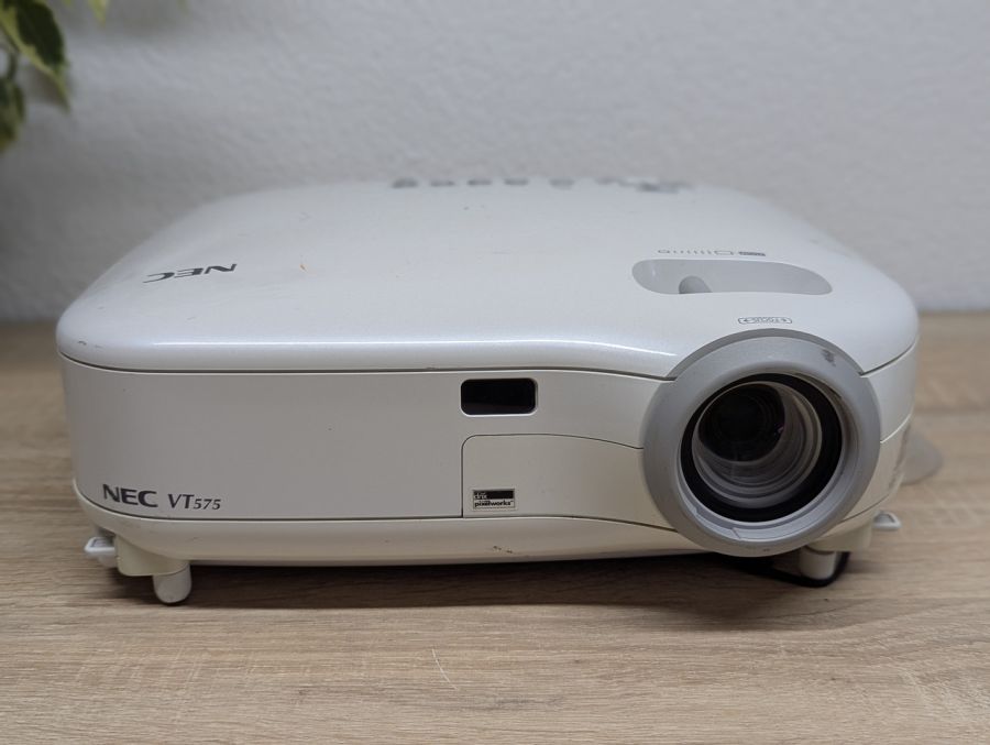 Б/В Проєктор NEC VT575