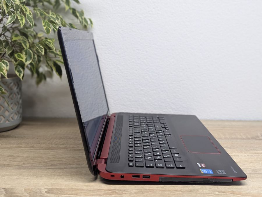Уцінка! Ноутбук Б/В Toshiba Qosmio X70-B, Intel Core i7-4710HQ, DDR3 16 GB, SSD 360GB, AMD Radeon R9 M200X 4Gb, 17" Full HD