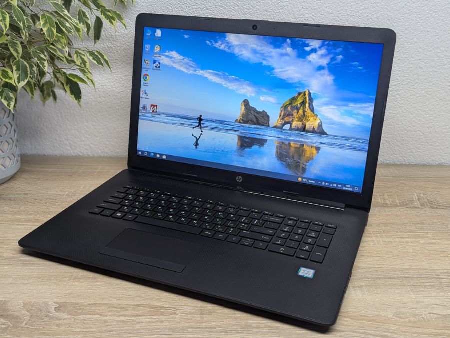 Ноутбук Б/В HP Laptop17, Intel Core i5-8265U, DDR4 8 GB, SSD 128GB + HDD 1TB, 17.3" UHD