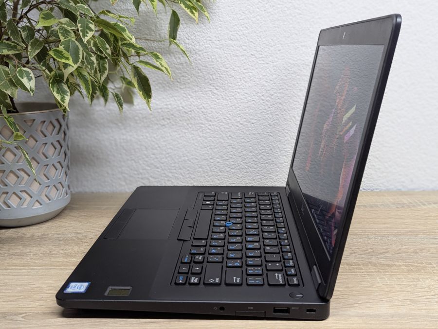Ноутбук Б/В Dell Latitude E5470, Intel Core i7-6600U, DDR4 8 GB, SSD 128GB, AMD Radeon R7 M360 2Gb, 14" Full HD