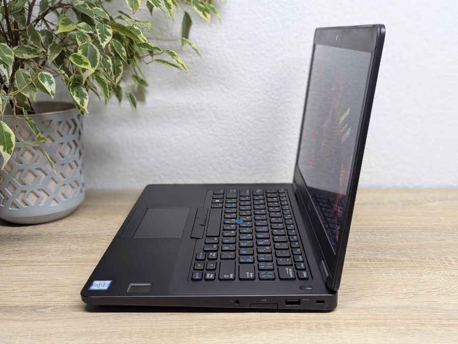 Уцінка! Ноутбук Б/В Dell Latitude E5470, Intel Core i7-6820HQ, DDR4 8 GB, SSD 128GB, 14" Full HD
