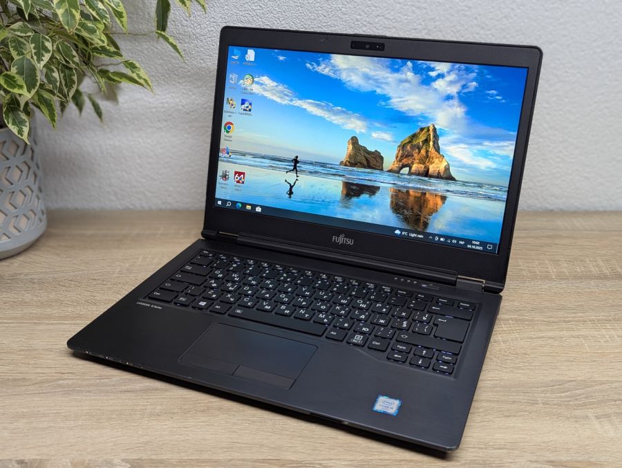 Уцінка! Ноутбук Б/В Fujitsu U747, Intel Core i5-6200U, DDR4 8 GB, SSD 128GB, 14" Full HD