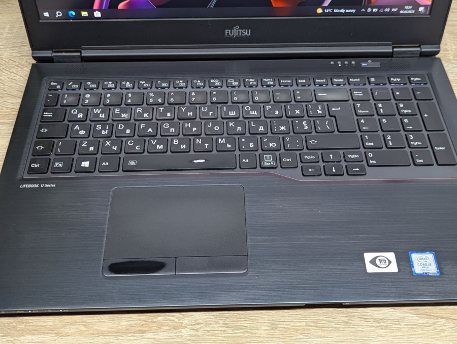Уцінка! Ноутбук Б/В Fujitsu U758, Intel Core i5-7300U, DDR4 16 GB, SSD 256GB, 15.6" Full HD