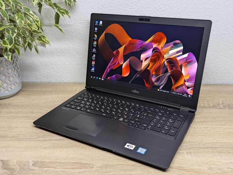 Уцінка! Ноутбук Б/В Fujitsu U758, Intel Core i5-7300U, DDR4 16 GB, SSD 256GB, 15.6" Full HD