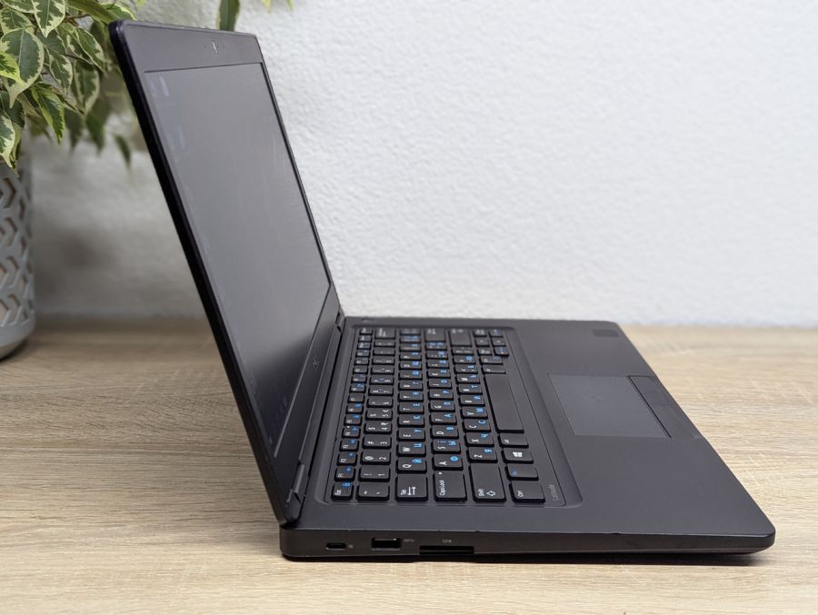Уцінка! Ноутбук Б/В Dell Latitude 5480, Intel Core i5-6300U, DDR4 8 GB, SSD 256GB, 14" Full HD