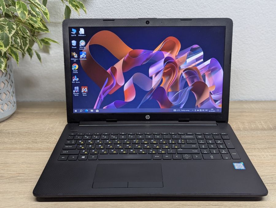 Ноутбук Б/В HP Laptop 15, Intel Core i3-8145U, DDR4 12 GB, SSD 256GB, 15.6" UHD