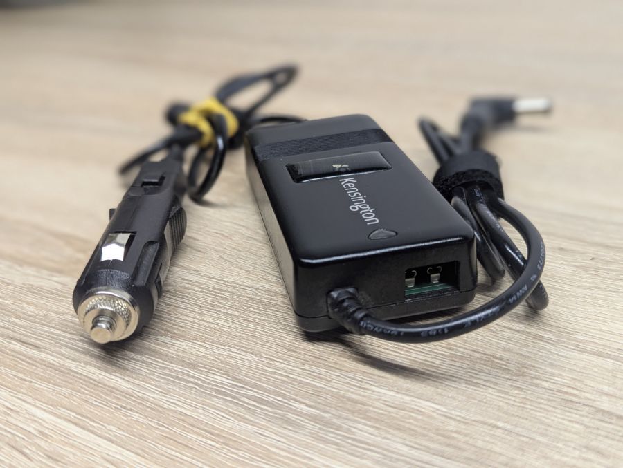 Б/В Автомобільний адаптер до ноутбука Dell KENSINGTON 90 Вт USB