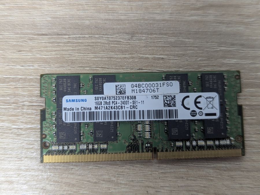 Б/В Оперативна пам'ять для ноутбука Samsung SO-DIMM 16 GB DDR4 2400T