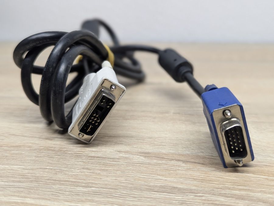 Б/В Кабель/Перехідник DVI to VGA