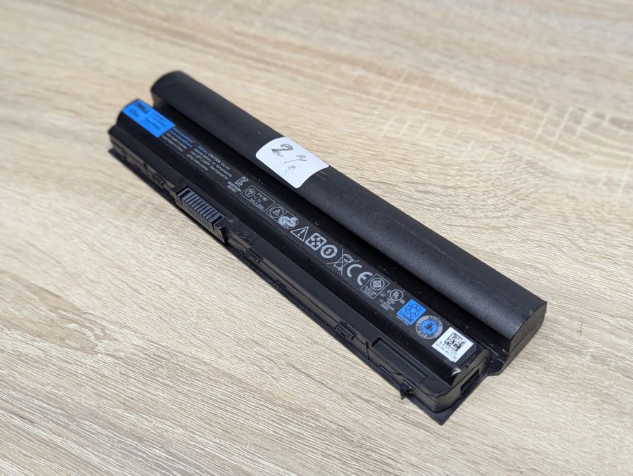 Б/В Оригінальна аумуляторна батарея Dell FRR0G [ProductHub SKU FRR0G-10]