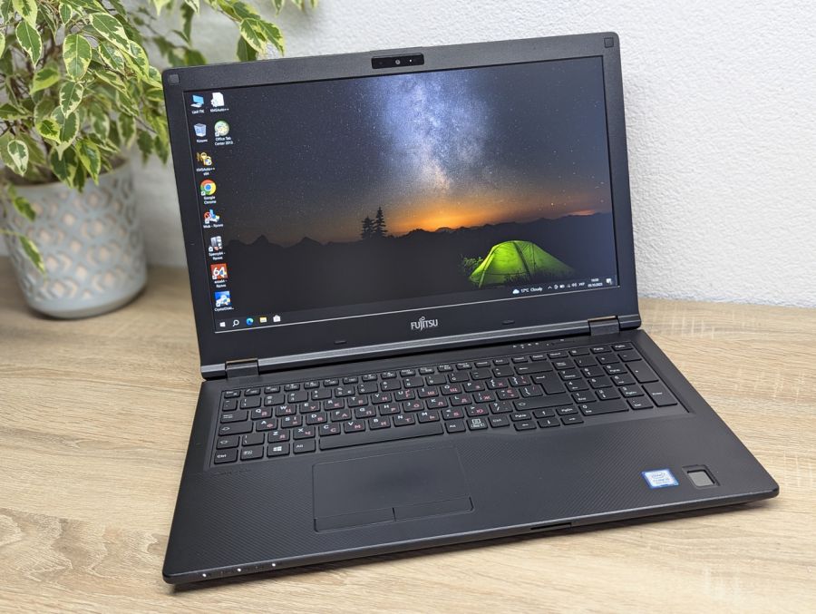 Ноутбук Б/В Fujitsu E459, Intel Core i5-8250U, DDR4 16 GB, SSD 256GB, 15.6" Full HD