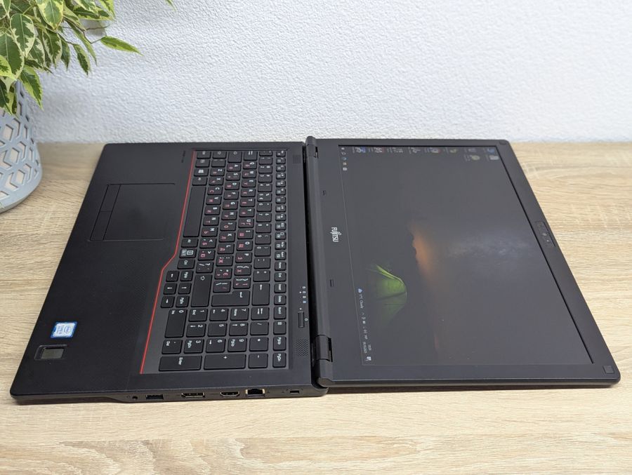 Ноутбук Б/В Fujitsu E459, Intel Core i5-8250U, DDR4 16 GB, SSD 256GB, 15.6" Full HD